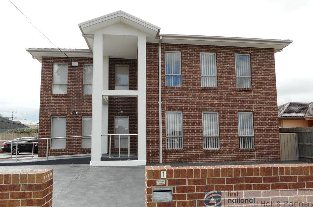 Rooming House — image 1